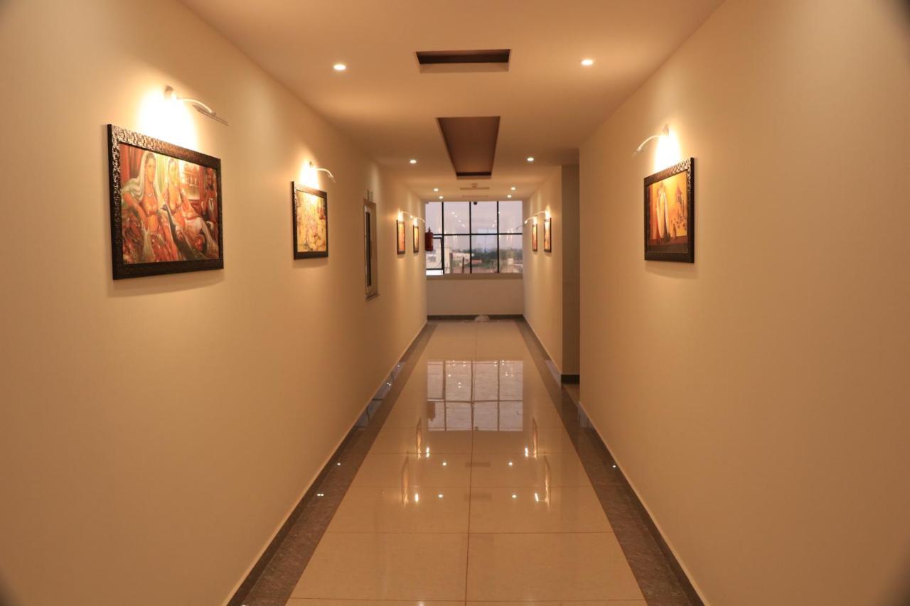 Hotel Viraj Residency 普杰 外观 照片
