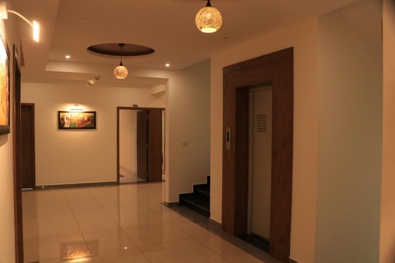 Hotel Viraj Residency 普杰 外观 照片