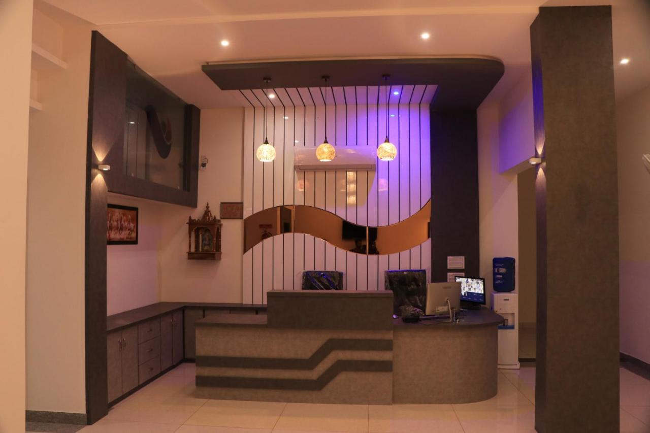 Hotel Viraj Residency 普杰 外观 照片