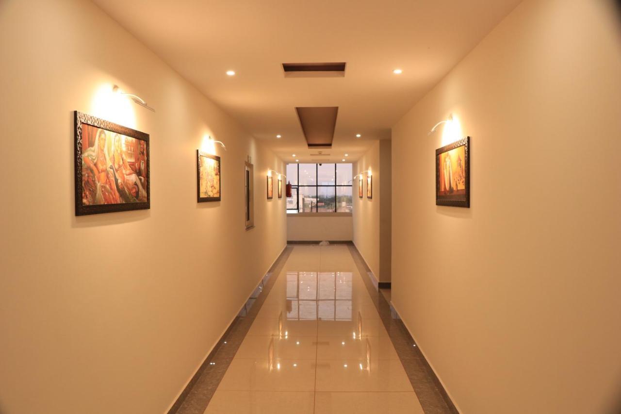Hotel Viraj Residency 普杰 外观 照片